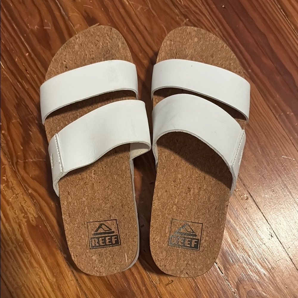 Women’s Size 5 Reef Cushion Vista White Slide Sandals